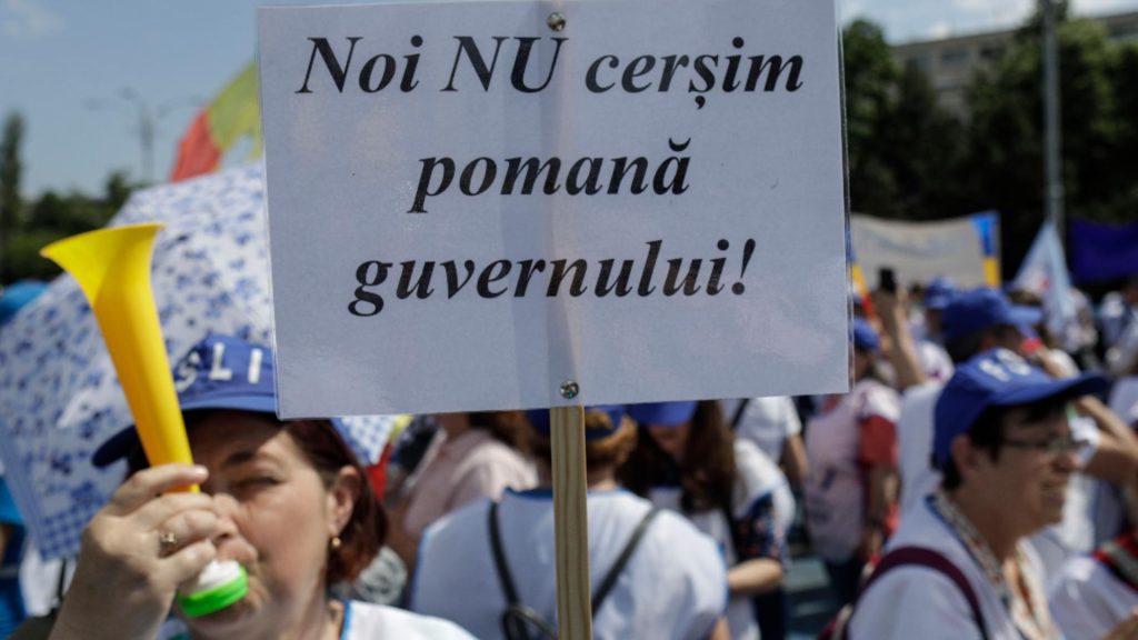 Revoltă totală față de austeritatea lui Bolojan. Sindicatele din trei ramuri vitale pregătesc proteste uriașe