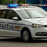Tată reținut după ce și-a agresat fiul minor și și-a amenințat familia cu un cuțit. Ordin de protecție emis de polițiști