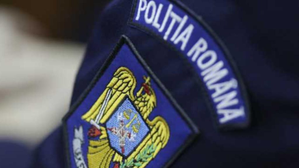 Doi tineri din Vâlcea, arestați pentru un omor de o cruzime rară: au bătut un bătrân până l-au lăsat inconștient, apoi l-au înjunghiat în gât