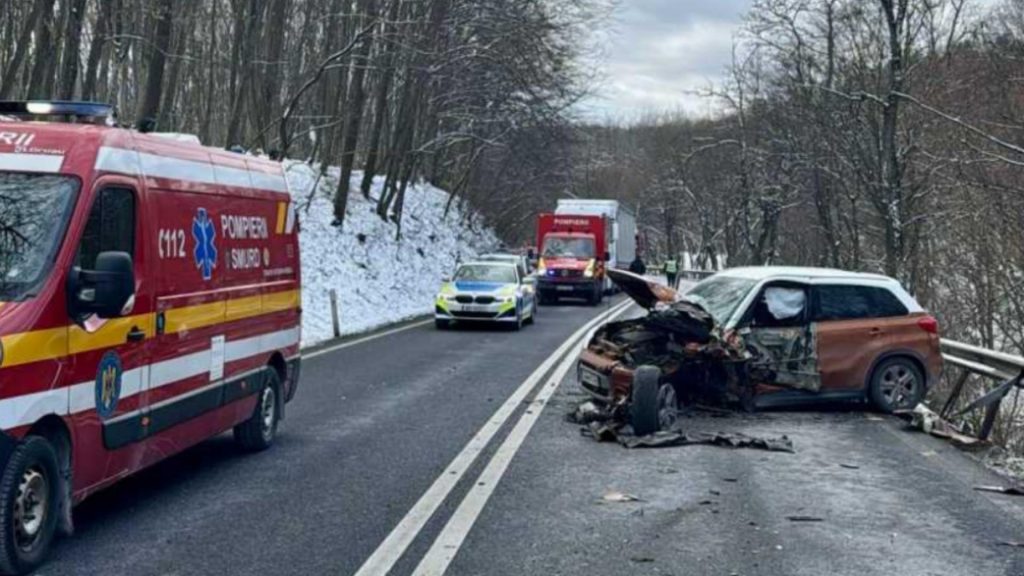 Trafic blocat pe DN1 în Hula Bradului, în județul Sibiu, după un accident cu trei mașini. Este necesară evaluarea medicală a victimelor
