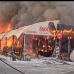 Incendiu puternic la un restaurant din Craiova. Pompierii intervin cu mai multe autospeciale – FOTO