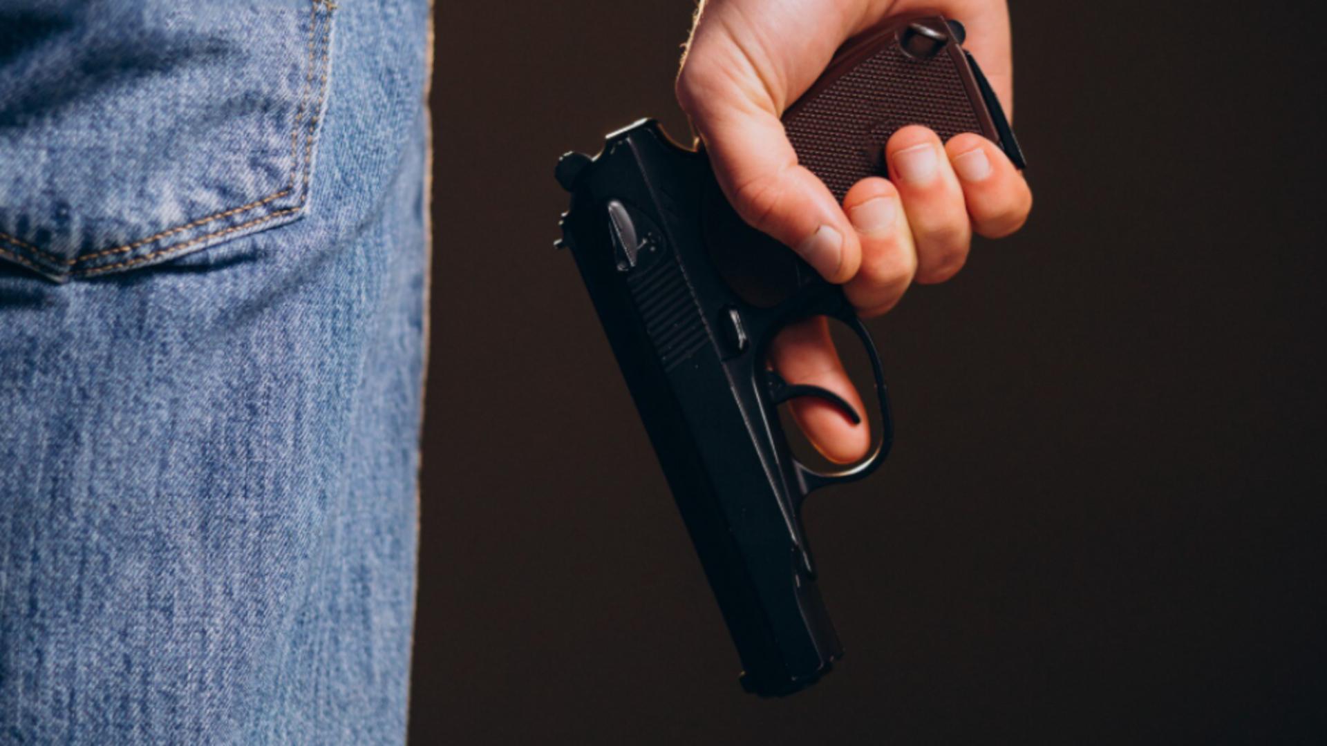 Românii și armele în 2025. Bilanțul poliției cu privire la armele confiscate anul trecut oferă cifre surprinzătoare