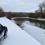 Un ucrainean a fost salvat de la moarte prin îngheț de polițiștii de frontieră români după ce a trecut Prutul înot – FOTO