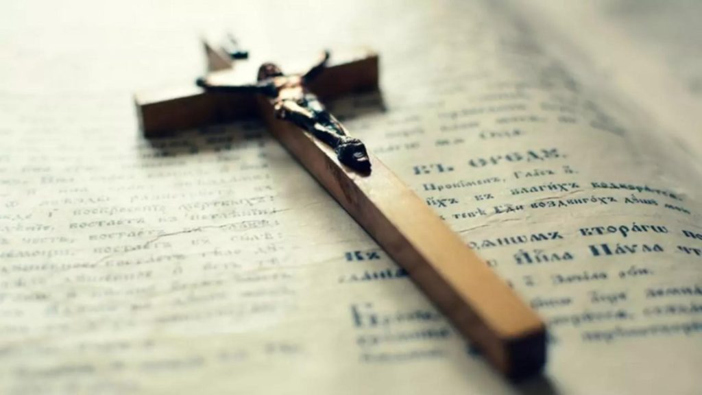 Sărbătoare 8 ianuarie. Doi mari sfinți, pomeniți de Biserică. Cruce neagră în calendar