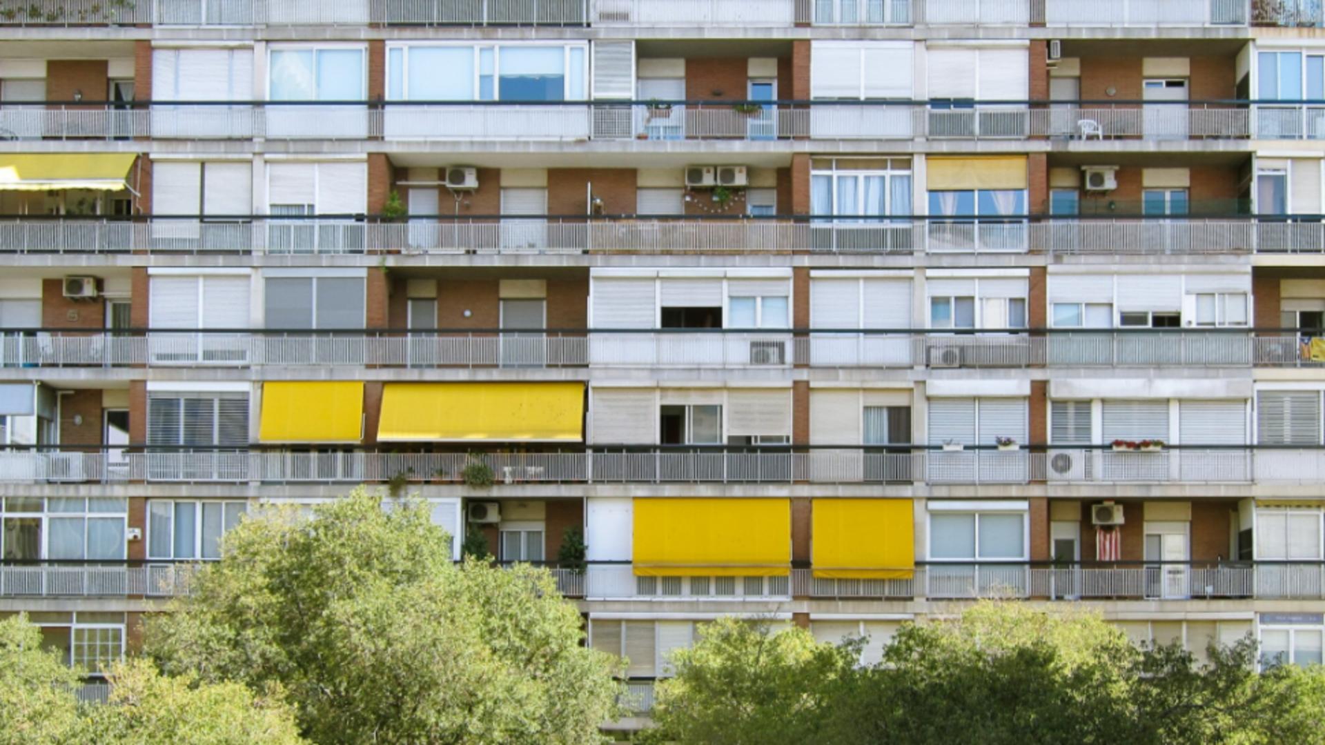 Ce se întâmplă dacă întârzii plata întreținerii. Puțini știu că simpla neplată la data scadentă nu generează automat penalități