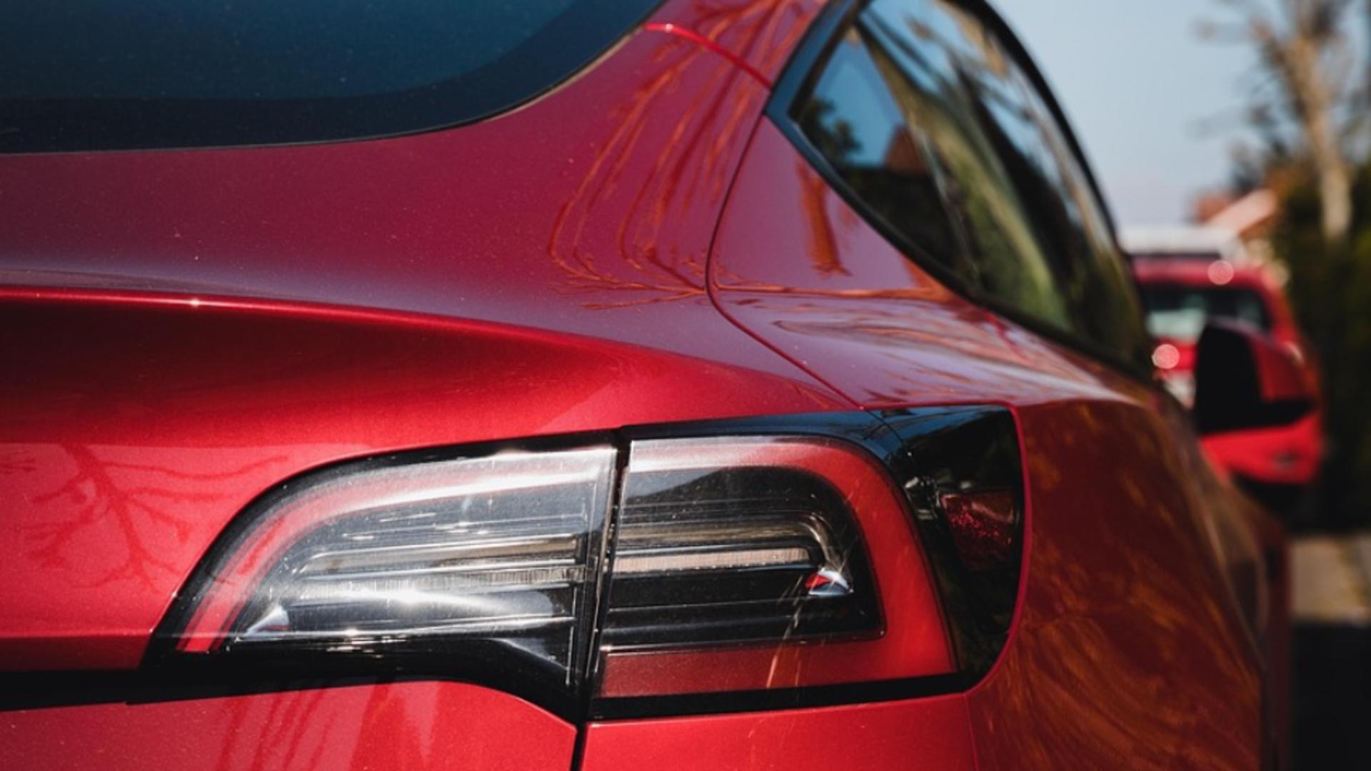 Teama de impozite mai mari golește parcările: mii de mașini radiate