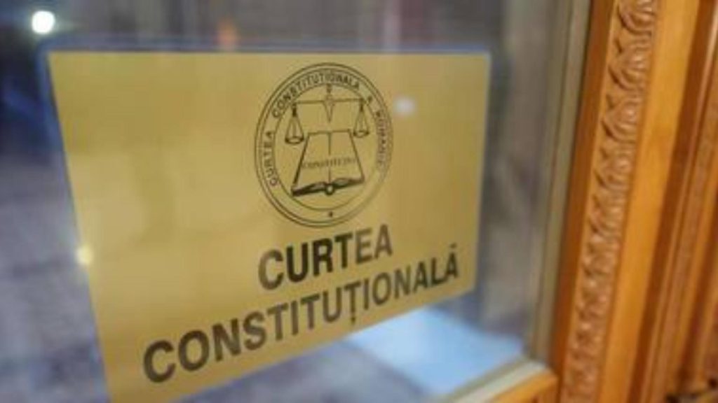 Curtea de apel București judecă solicitarea de suspendare a decretelor prin care au fost numiți 2 judecători ai Curții Constituționale