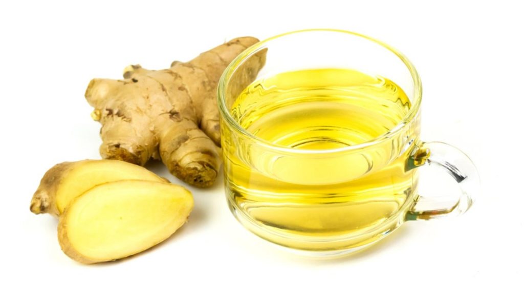 Ce trebuie să bei după masa copioasă de Revelion. Te va scăpa imediat de disconfortul digestiv