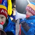 Un copil de doar câțiva anișori, imaginea protestului din Capitală. Micuțul a luat portavocea și a strigat numele lui Călin Georgescu alături de mii de oameni