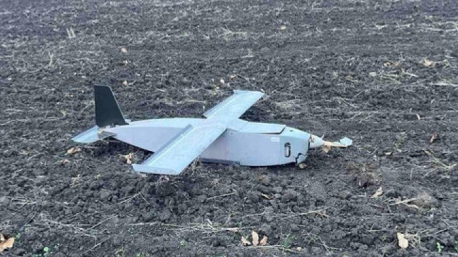 Resturile unei drone au fost descoperite într-o gospodărie din Vrancea. MApN face verificări