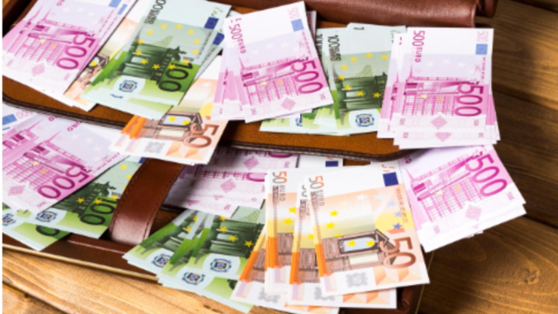 Serviciile secrete vor putea controla investițiile de peste 2 milioane de euro. Proiect pe masa guvernului, nicio mișcare nu mai scapă nescanată