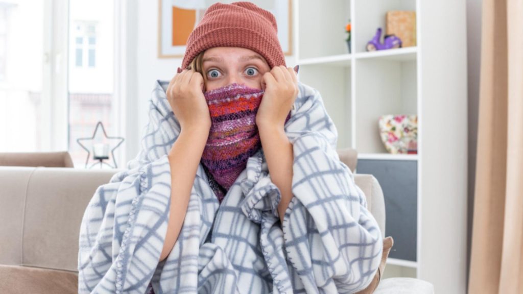 Bucureștenii continuă să tremure de frig în case, pe cel mai crunt ger din ultimii ani. CMTEB anunță 109 puncte termice cu deficiență în furnizare