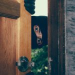 Un primar din Brăila a fost jefuit chiar în noaptea de Revelion. Greșeala care le-a înlesnit hoților accesul în casă