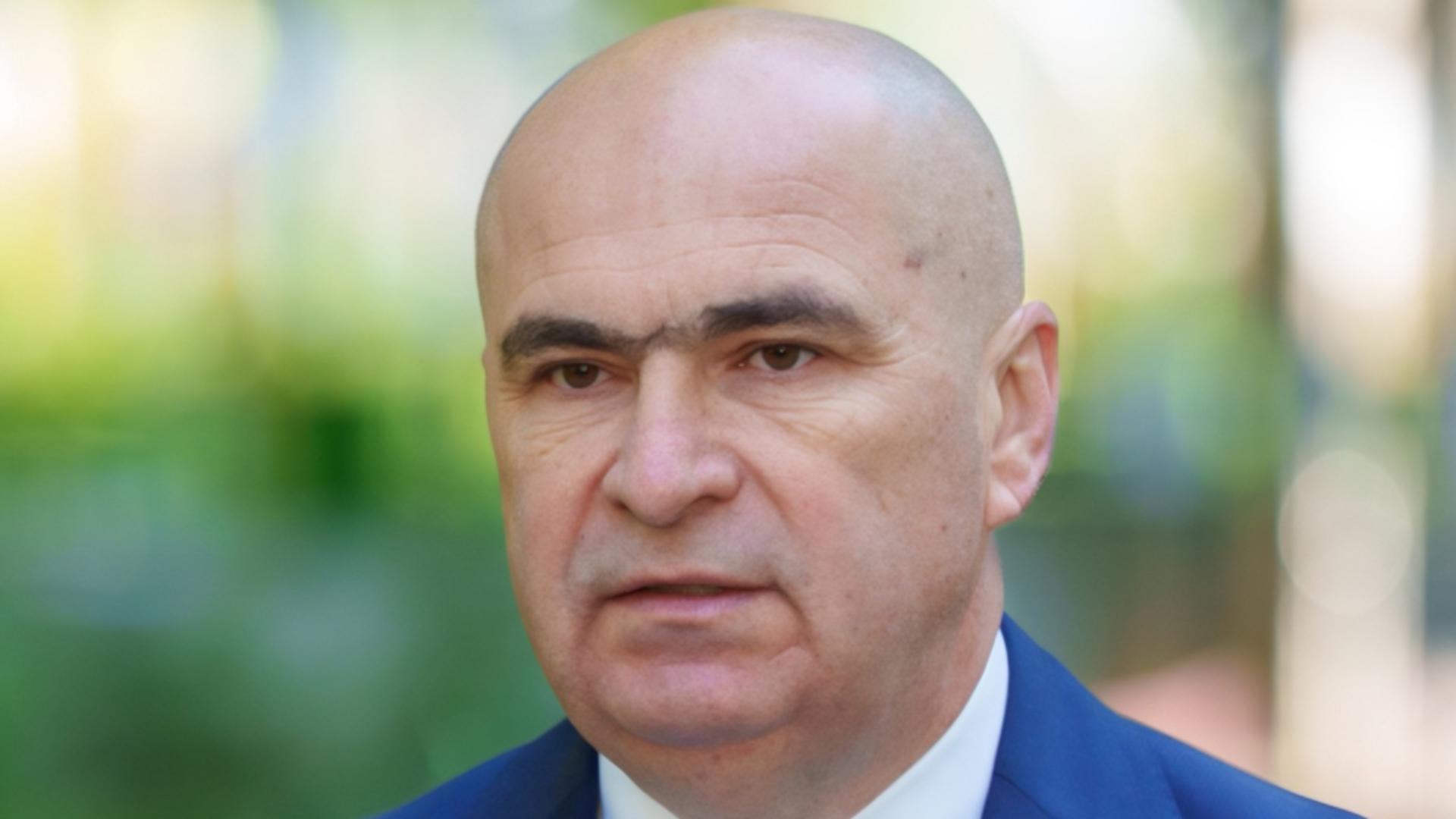 Ilie Bolojan i-a trimis pe români la muncă, dar el și-a făcut punte pe ascuns cu weekendul: „E în concediu legal”