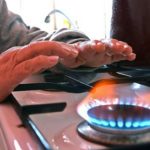Avertismentul specialiștilor. Încălzirea apartamentului cu aragazul, o „capcană mortală” din cauza monoxidului de carbon