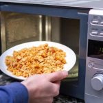 Alimente pe care NU trebuie să le reîncălzești. Pot deveni periculoase