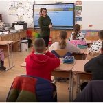 Elevi rămași fără masa caldă din cauza măsurilor lui Bolojan. Părinții i-au retras de la școală pentru că nu mai au bani de pachet -VIDEO