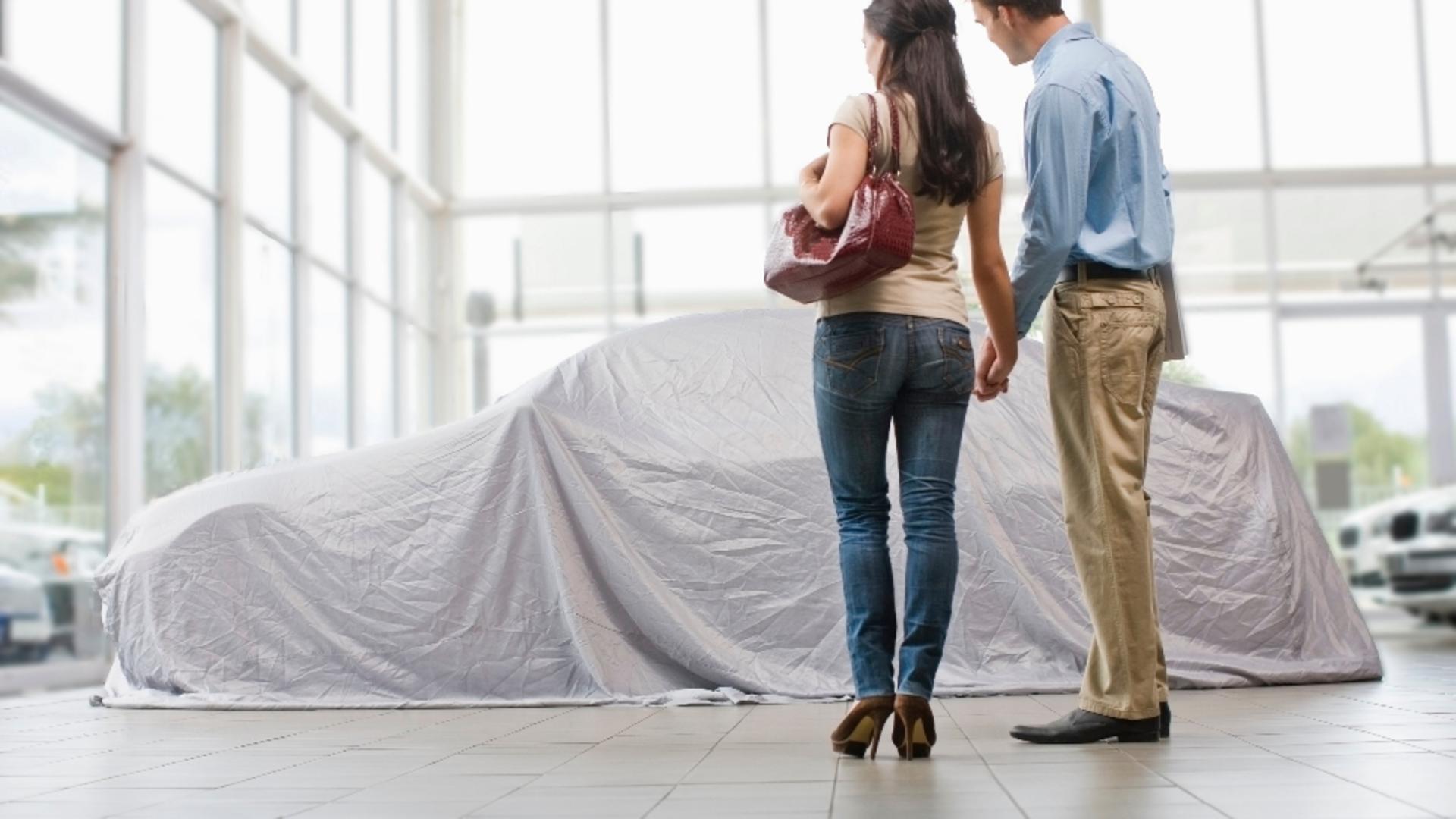 Românii au luat cu asalt showroom-urile. Creștere record a pieței auto în decembrie