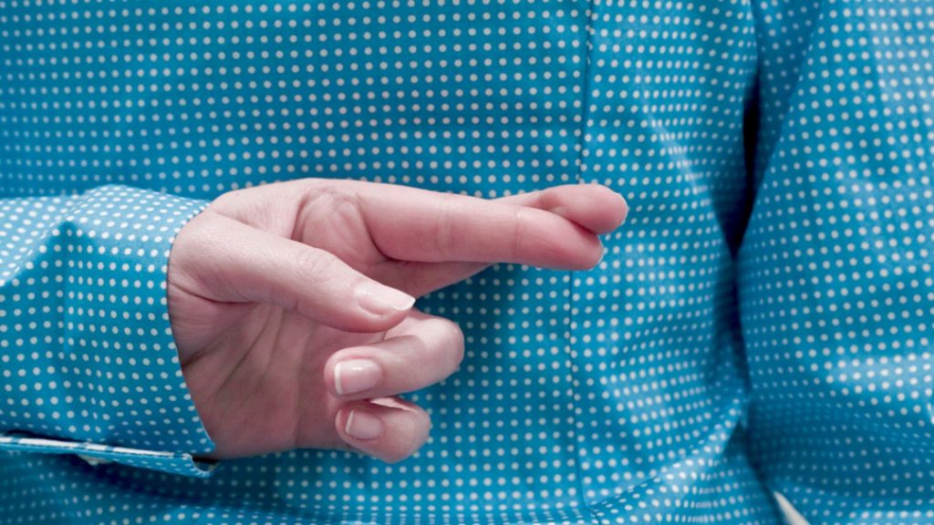 Cum știi că te minte? Secretele care îi demască pe mincinoși. Ce transmite comunicarea non-verbală