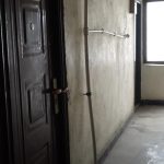 Gerul a mai făcut o victimă. Bătrân din Câmpulung Muscel, găsit mort în apartamentul său înghețat.