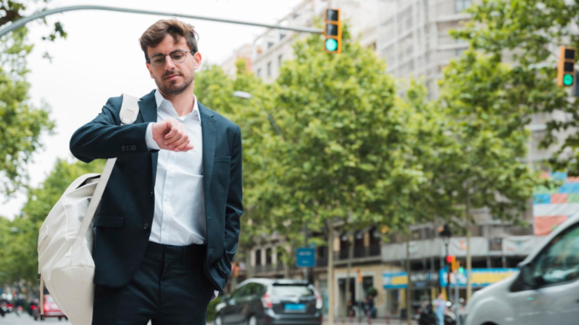 Țara europeană unde venirea mai devreme la muncă este motiv de concediere