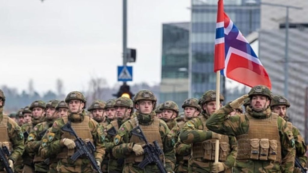 Pregătiri de război la granița cu Rusia! Mii de oameni au primit scrisori de la armată: Statul le poate confisca bunurile în caz de conflict