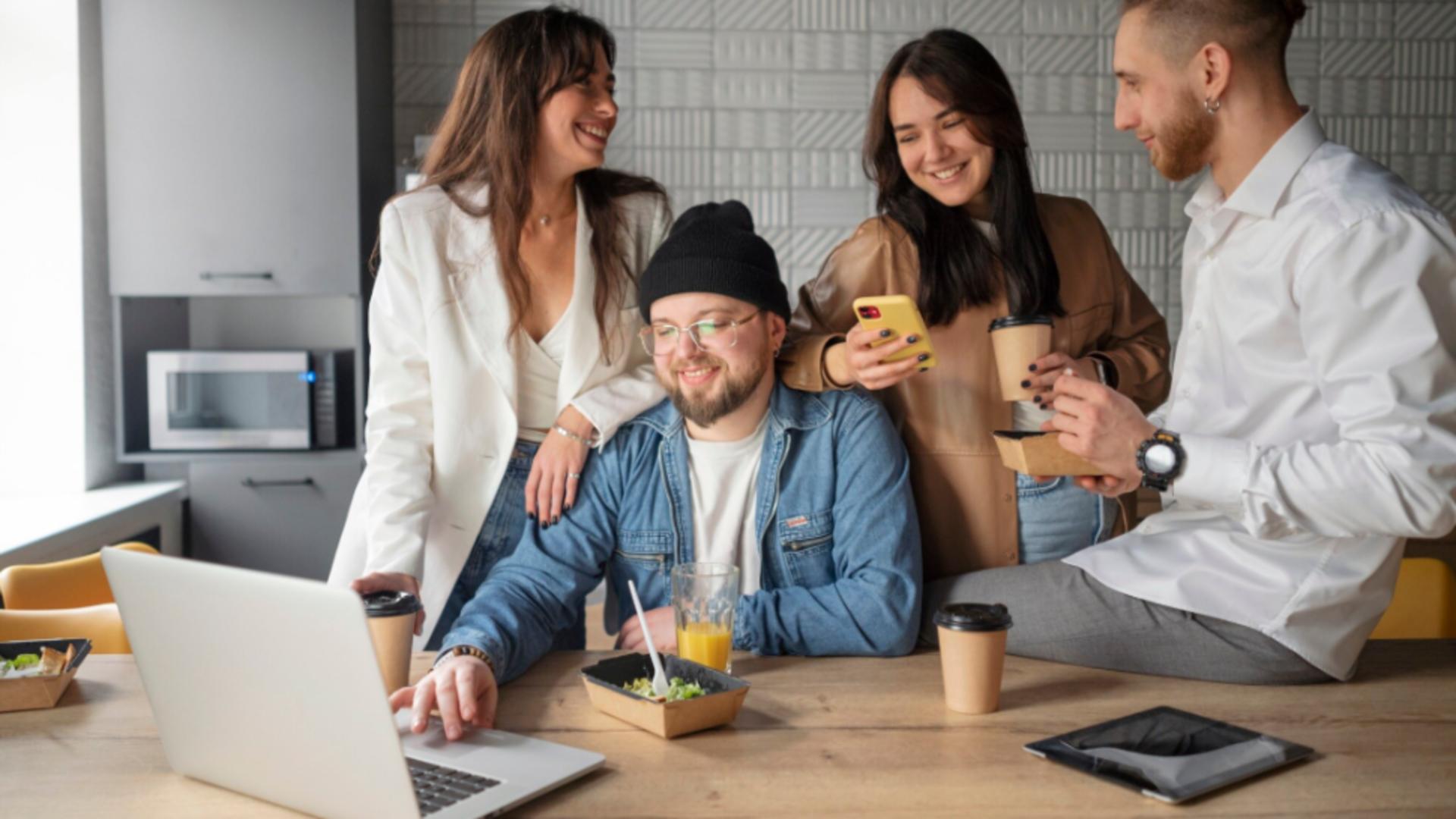 O țară europeană schimbă regulile la muncă. „Ora prieteniei”, testată direct în companii