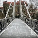 Podul lui Bolojan cu sistem anti-îngheț a înghețat. Investiția premierului s-a făcut praf