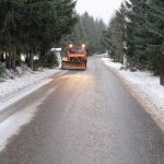 Alertă de drumuri extrem de periculoase în Oltenia. Ploaia înghețată transformă șoselele în patinoar. Avertismentul CNAIR