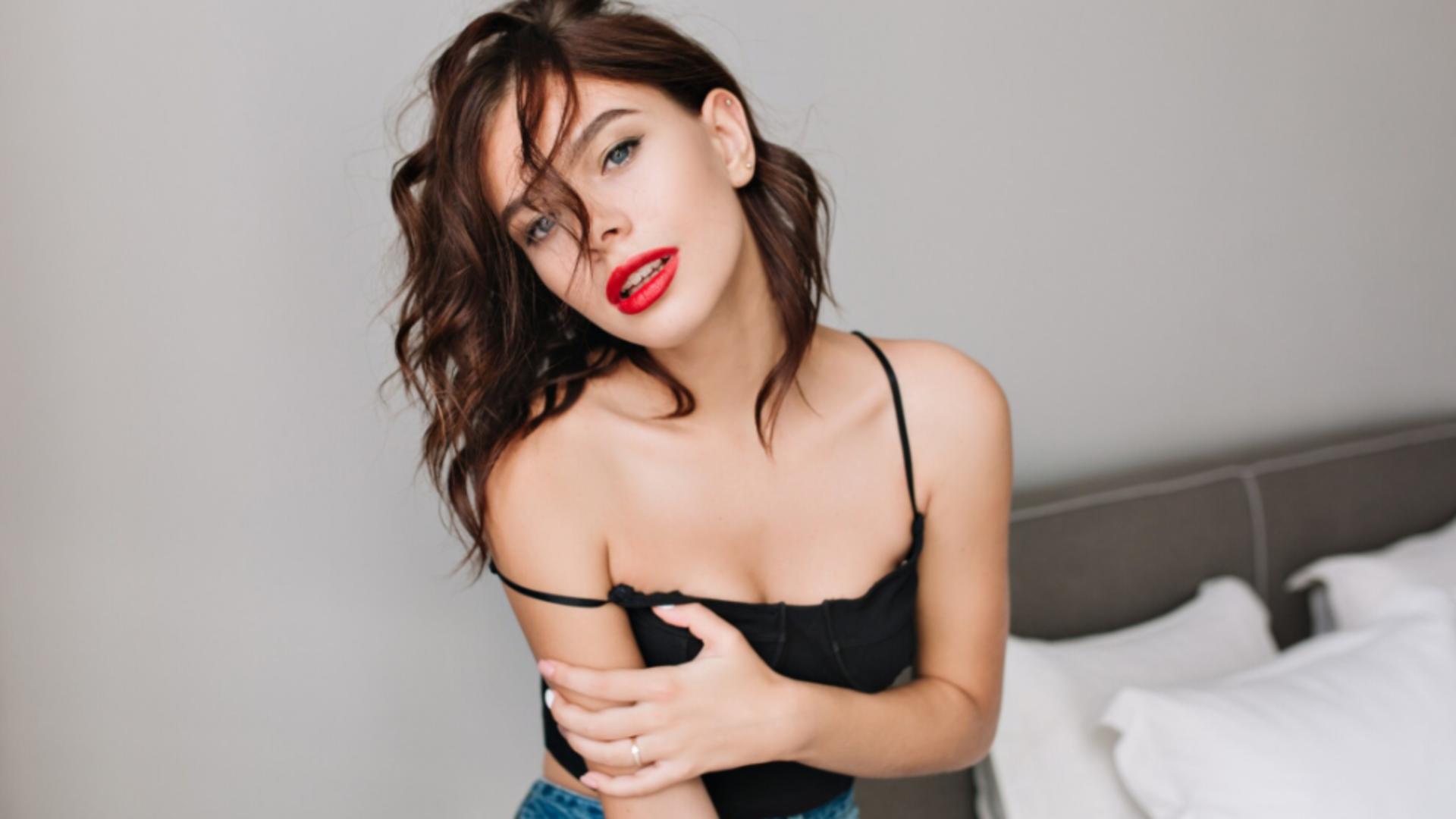 Un candidat republican vrea să introducă o „taxă pe păcat”. Cei care produc materiale deochiate vor fi aspru arși la buzunare