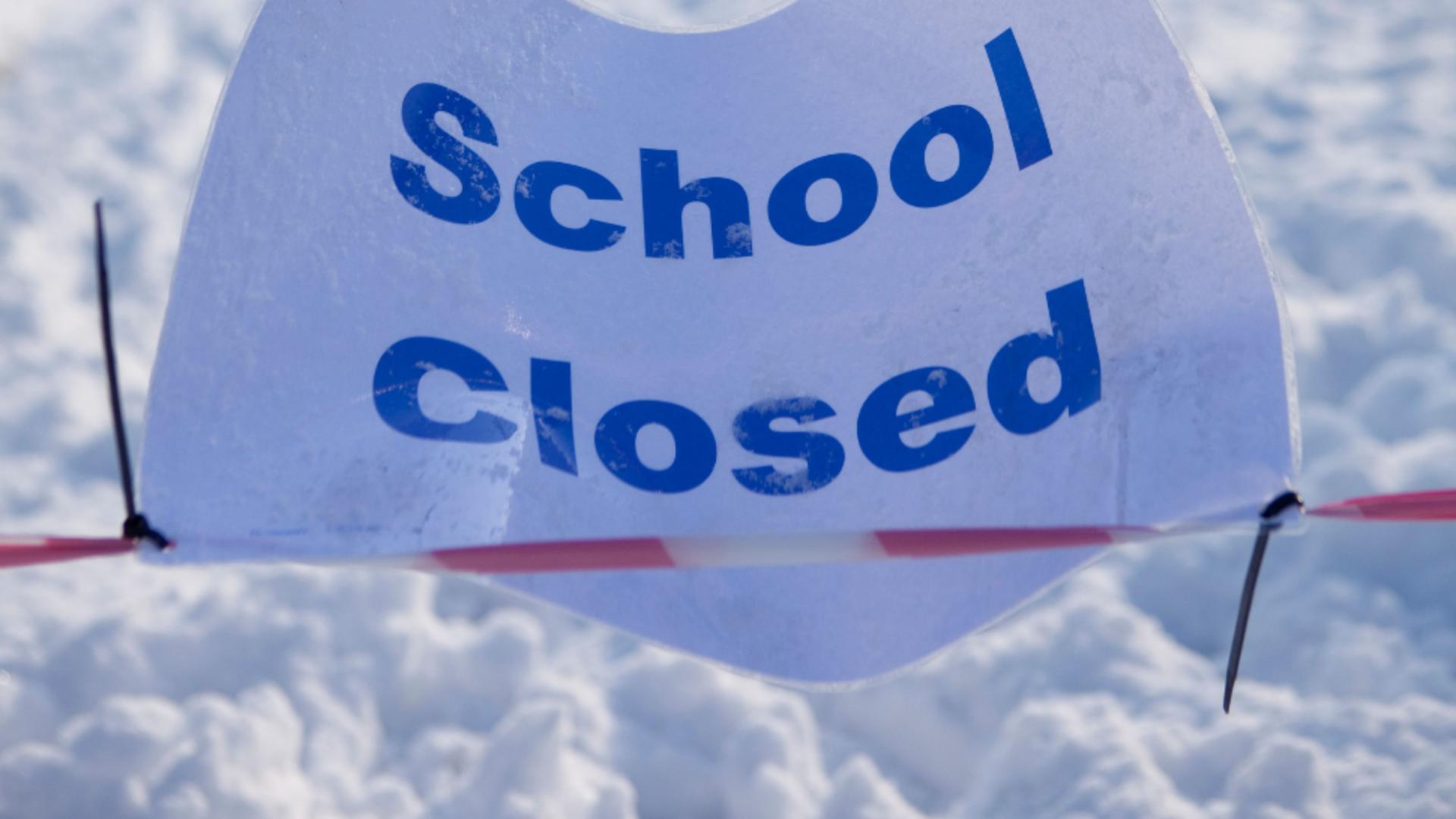 Haosul din Educație continuă: alte 31 de școli din 9 județe și-au suspendat cursurile din cauza vremii