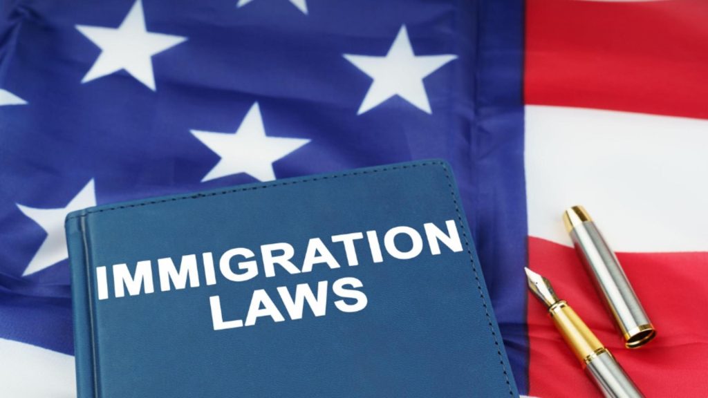 Trump le închide ușa în nas migranților. Procesările de vize pentru 75 de țări, suspendate de SUA din 21 ianuarie. Cine se află pe lista neagră