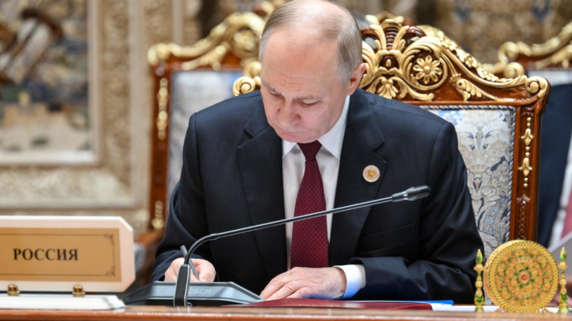 Putin și decretele invizibile. Aproape jumătate din ordinele semnate în anul 2025, ținute la secret