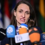 În plină austeritate bugetară, rezista de la Externe dă 18.000 de euro pe un raft metalic