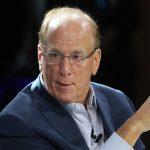 Cine este noul șef al globaliștilor de la Davos. Figură controversată în politică și afaceri