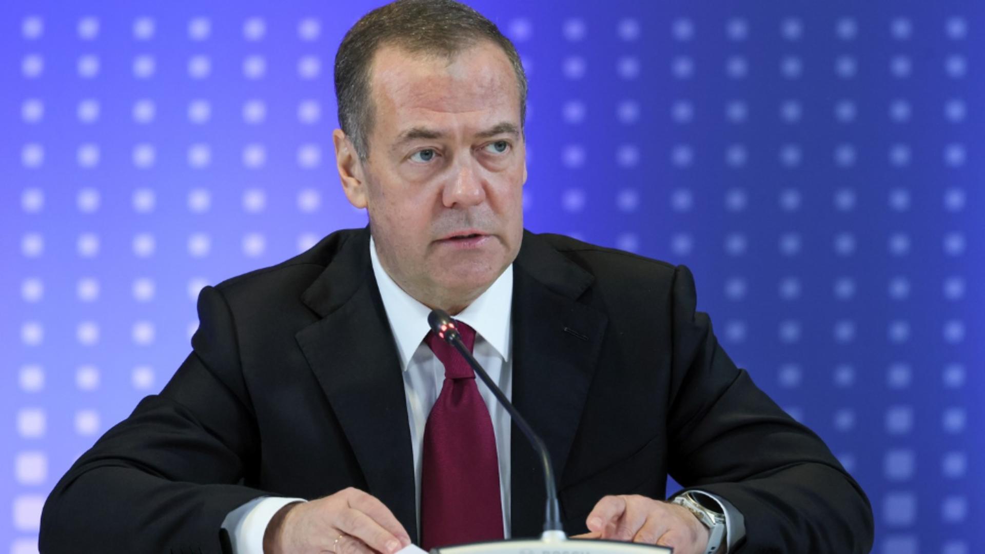 Medvedev scrie thrillere politice. Cancelarul Merz, distribuit fără să știe într-un scenariu de răpire