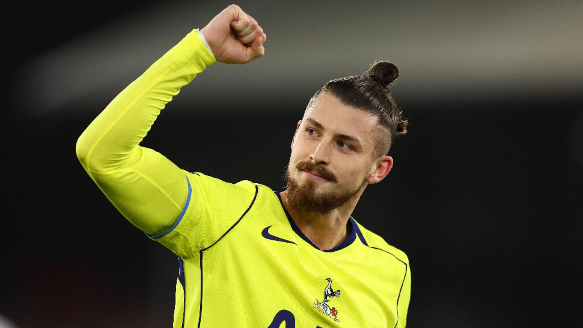 Radu Drăgușin, pe picior de plecare de la Tottenham. Clubul din Italia care monitorizează îndeaproape transferul internaționalului român