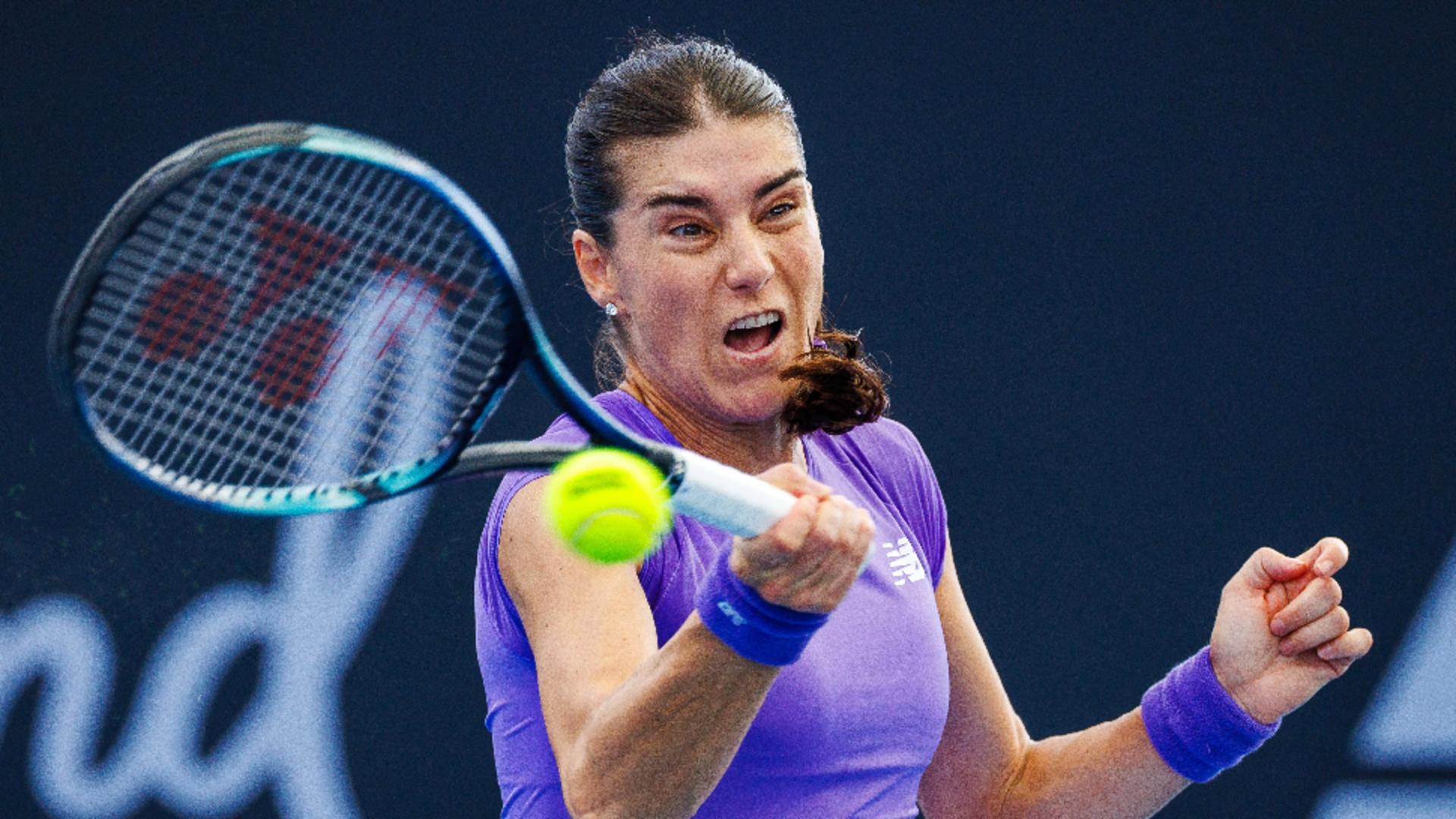 Sorana Cîrstea avansează la Brisbane, după victoria spectaculoasă în fața Jelenei Ostapenko. Urmează duelul de foc în optimi cu liderul mondial, Aryna Sabalenka