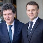Prietenie doar aparentă? Macron, fără reacție după ce Nicușor Dan a rămas blocat pe aeroportul din Paris