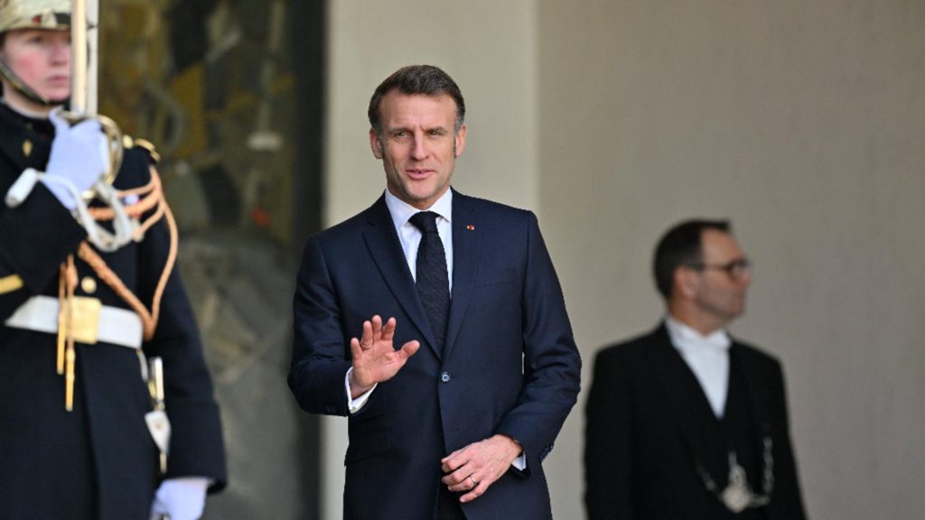 Alertă la Palatul Élysée: Macron convocă cabinet de criză pe situația din Groenlanda și Iran