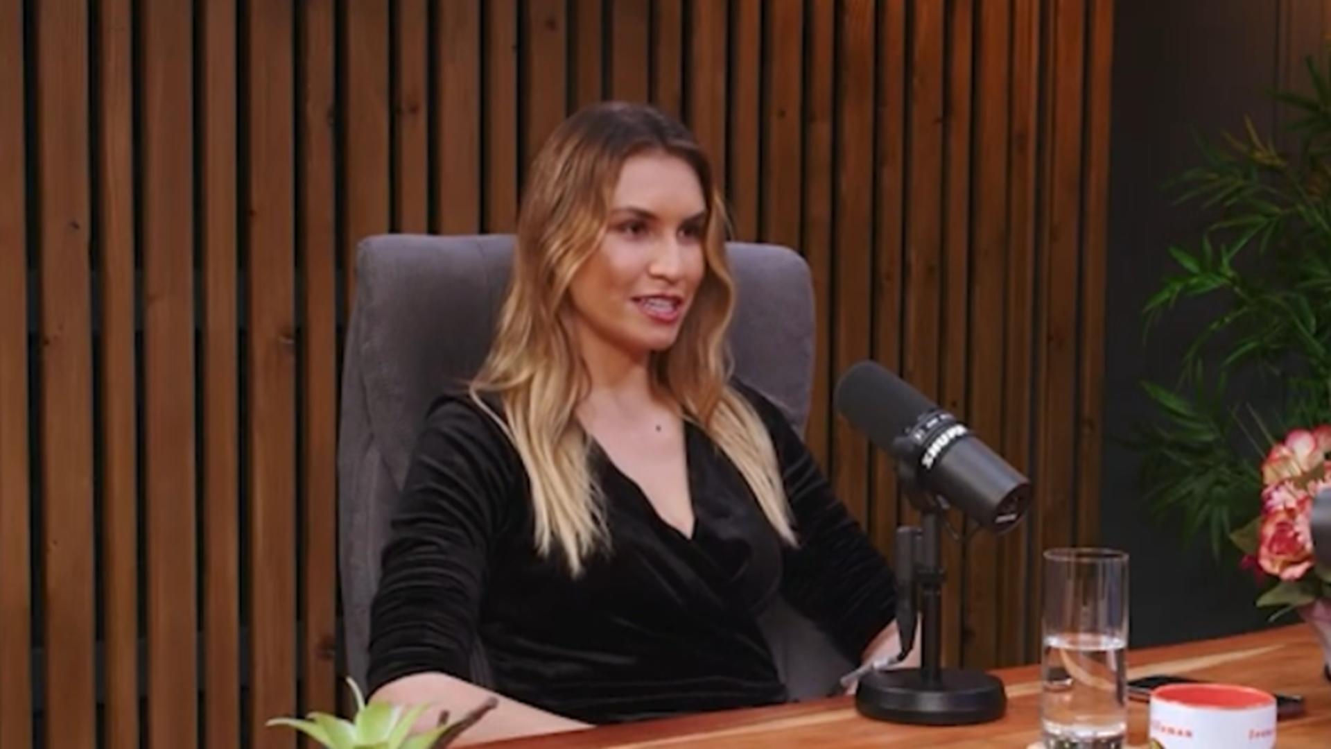 O psiholoagă cunoscută a fost săltată de polliție, acuzată că a furat un ceas de aur de la un afacerist. Femeia apărea la tv cu sfaturi de sănătate și iubire de sine