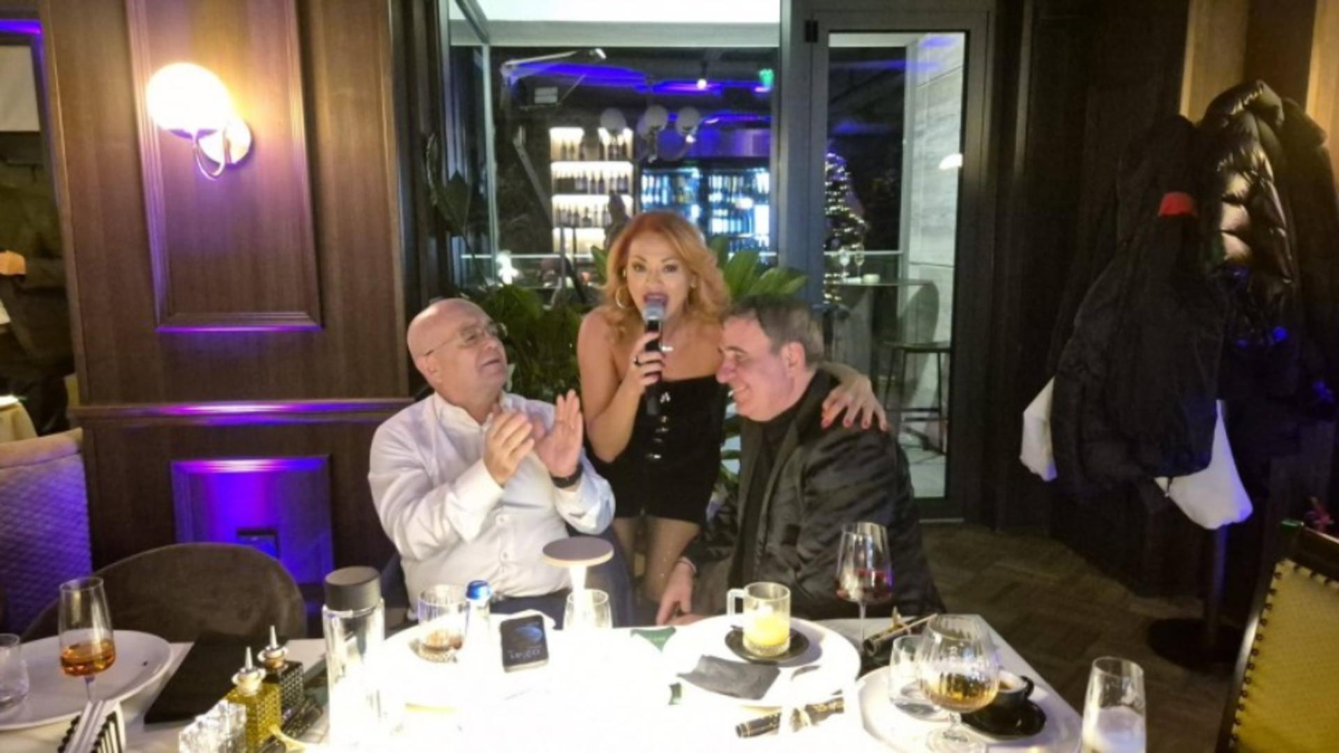 Emil Boc a petrecut alături de Gheorghe Hagi, în noaptea de Revelion, la hotelul Simonei Halep – FOTO/VIDEO