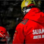 Cocalarii fac legea pe pârtie. Salvamontist lovit pentru că a refuzat să caute un telefon pierdut în zăpadă