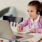 Iarna și gerul crunt pun lacăte pe ușile școlilor. Șase unități din patru județe mută lecțiile online, o școală suspendă cursurile