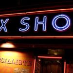 Revelion „incendiar” la Suceava. A încercat să jefuiască un sex-shop folosind un topor