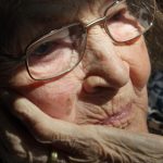 Criză majoră pentru pensionari: pensii blocate, bani întârziați după Sărbătorile scumpe. Cum se vor descurca oamenii