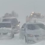 Vremea face ravagii. Aproape 30.000 de oameni, din 100 de localități, sunt în beznă. Autoritățile se mișcă greu