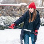 Ce riscă bucureștenii dacă nu curăță zăpada din fața casei. Puțini știu ce prevede legea și se pot trezi cu amenzi de la Poliția Locală