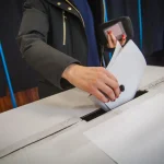AEP pregătește o nouă lege pentru declanșarea alegerilor anticipate. Ce s-ar schimba pentru românii din străinătate
