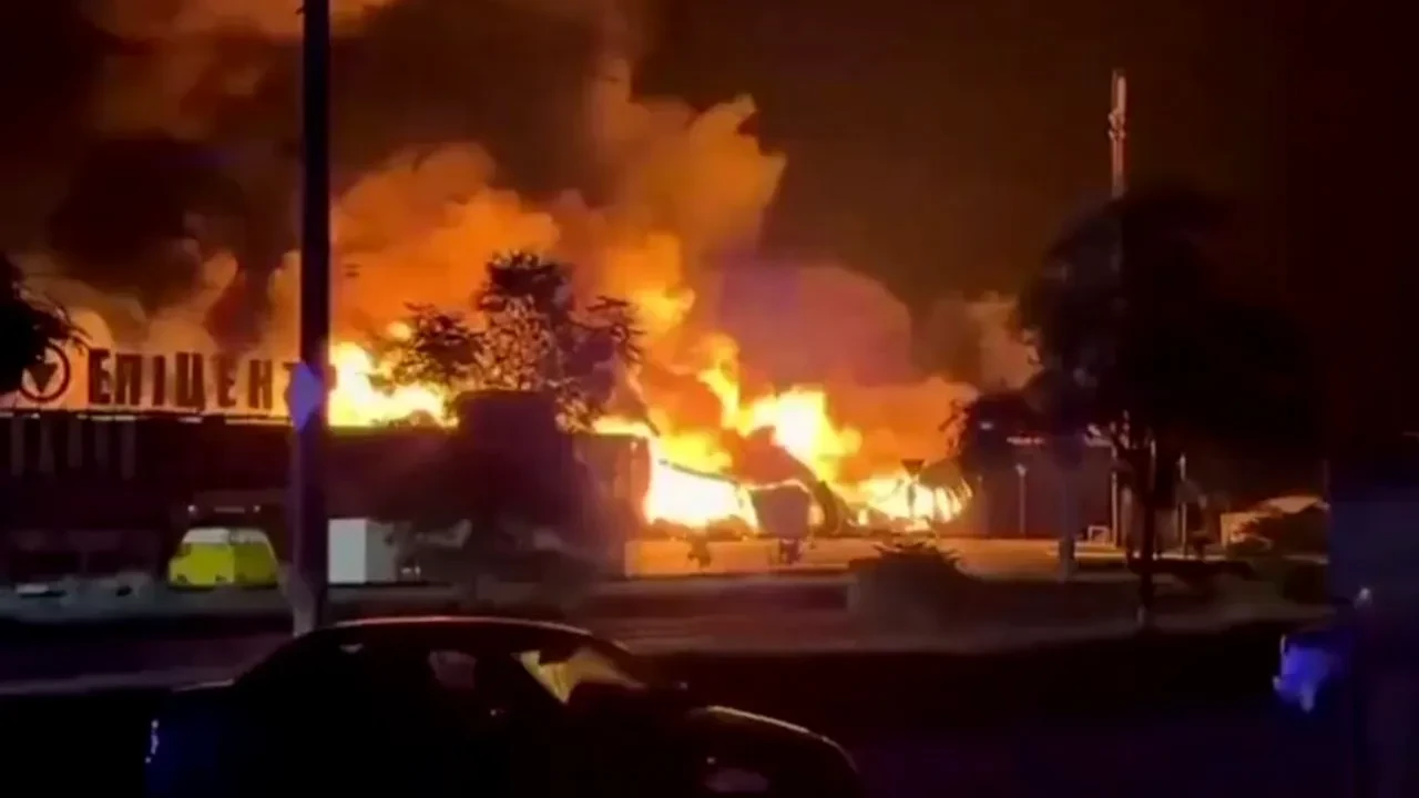 Atacuri rusești asupra Ucrainei chiar înaintea întâlnirii Zelenski-Trump. Doi morți și șase răniți la Dnipro